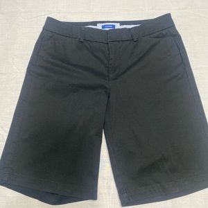 Dockers women’s black metro bermuda ideal fit shorts (size 10)